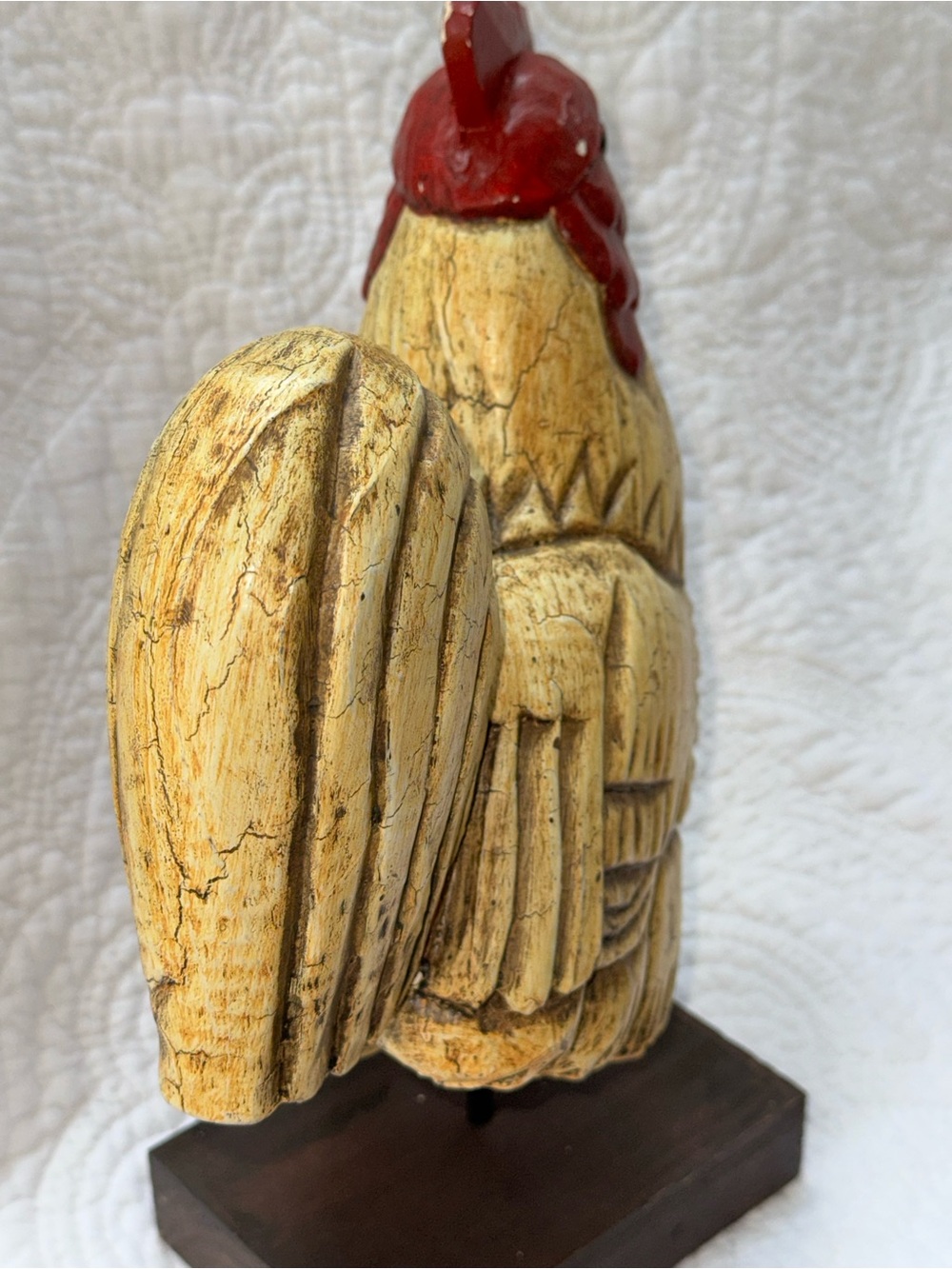 Vintage faux, wood carved rooster figurine on stand. Farmhouse decor. - Picture 3 of 7